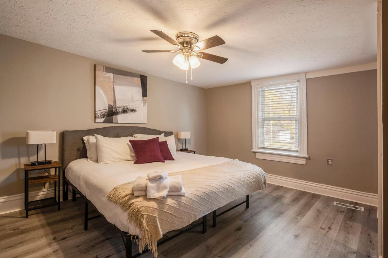 Holiday home Newly Renovated 4br Cozysuites