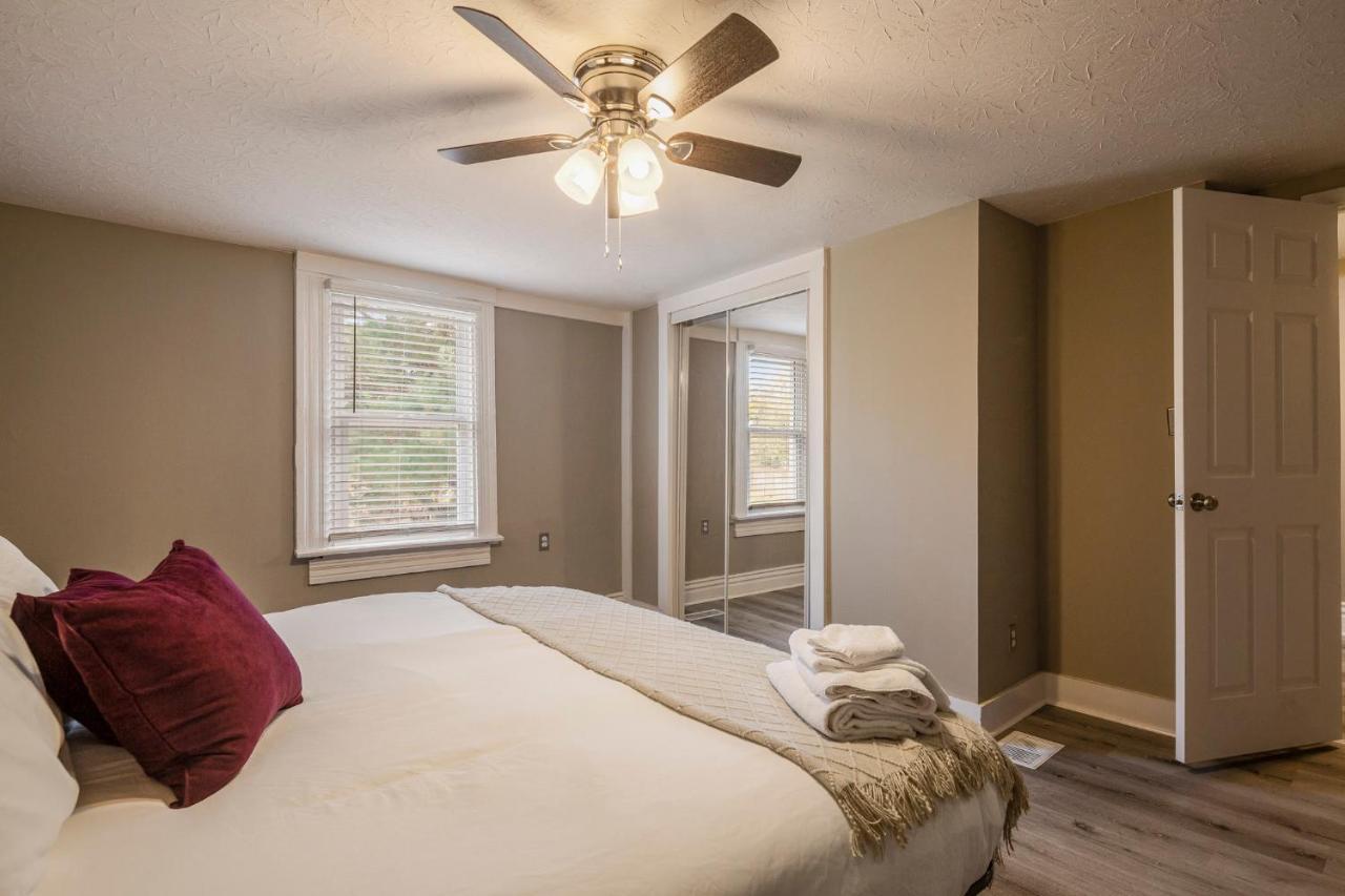 Holiday home Newly Renovated 4br Cozysuites *