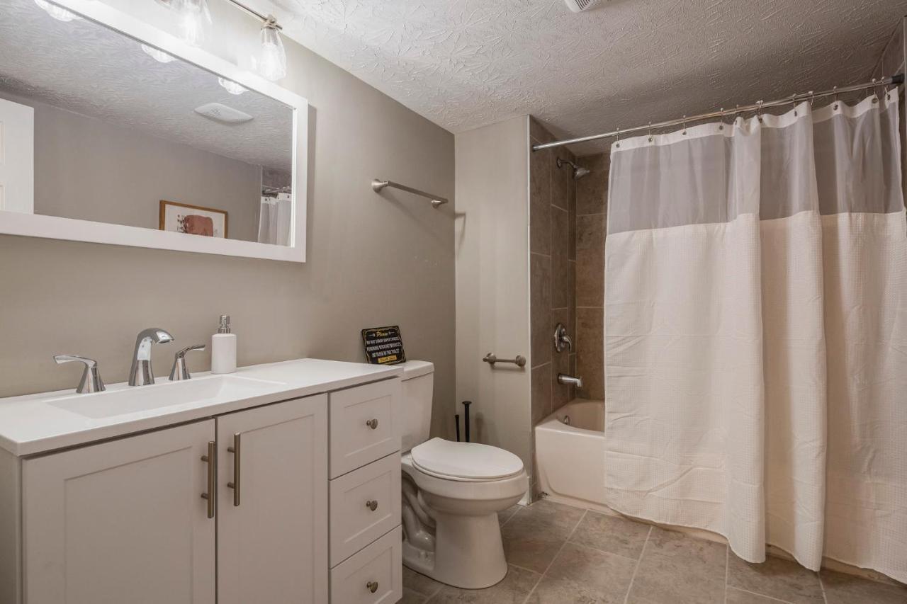 Holiday home Newly Renovated 4br Cozysuites *